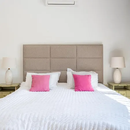 Willa Casa La Concha - Luxury 6 Bedroom In Marbella, Beautiful Mountain View, Heated Swimming Pool, 15min Walk To Puerto Banus Beaches, Sleeps Up To 12