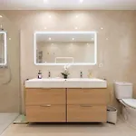 Casa La Concha - Luxury 6 Bedroom In Marbella, Beautiful Mountain View, Heated Swimming Pool, 15min Walk To Puerto Banus Beaches, Sleeps Up To 12 * マルベーリャ