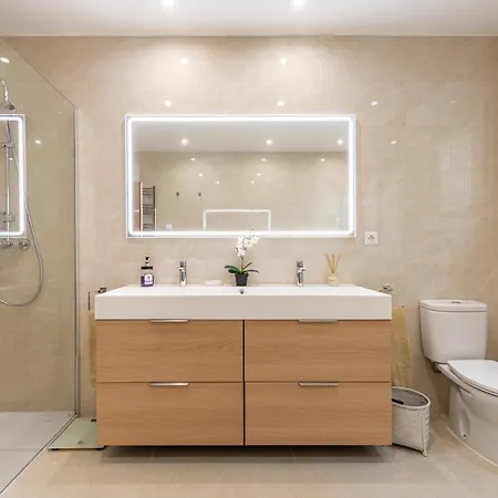 Casa La Concha - Luxury 6 Bedroom In Marbella, Beautiful Mountain View, Heated Swimming Pool, 15min Walk To Puerto Banus Beaches, Sleeps Up To 12 * מארבלה